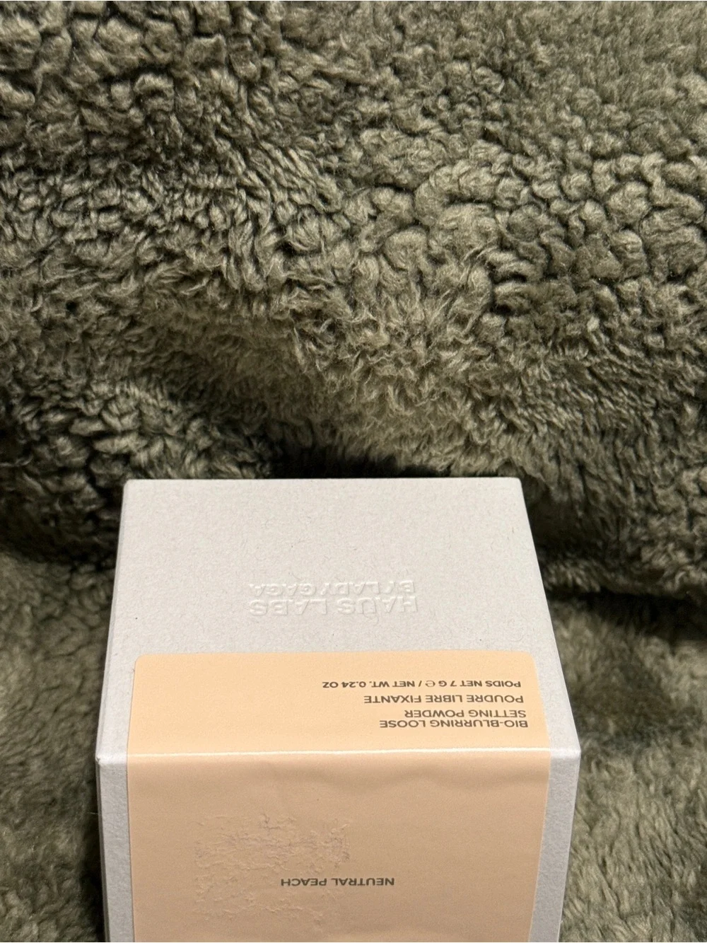 Haus Labs By Lady Gaga Loose Setting Powder - shade Neutral Peach.